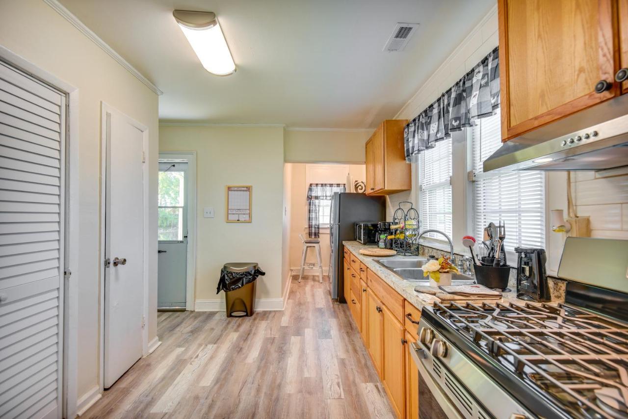 Charming Newport News Cottage Less Than 1 Mi To Ocean! Hampton Buitenkant foto