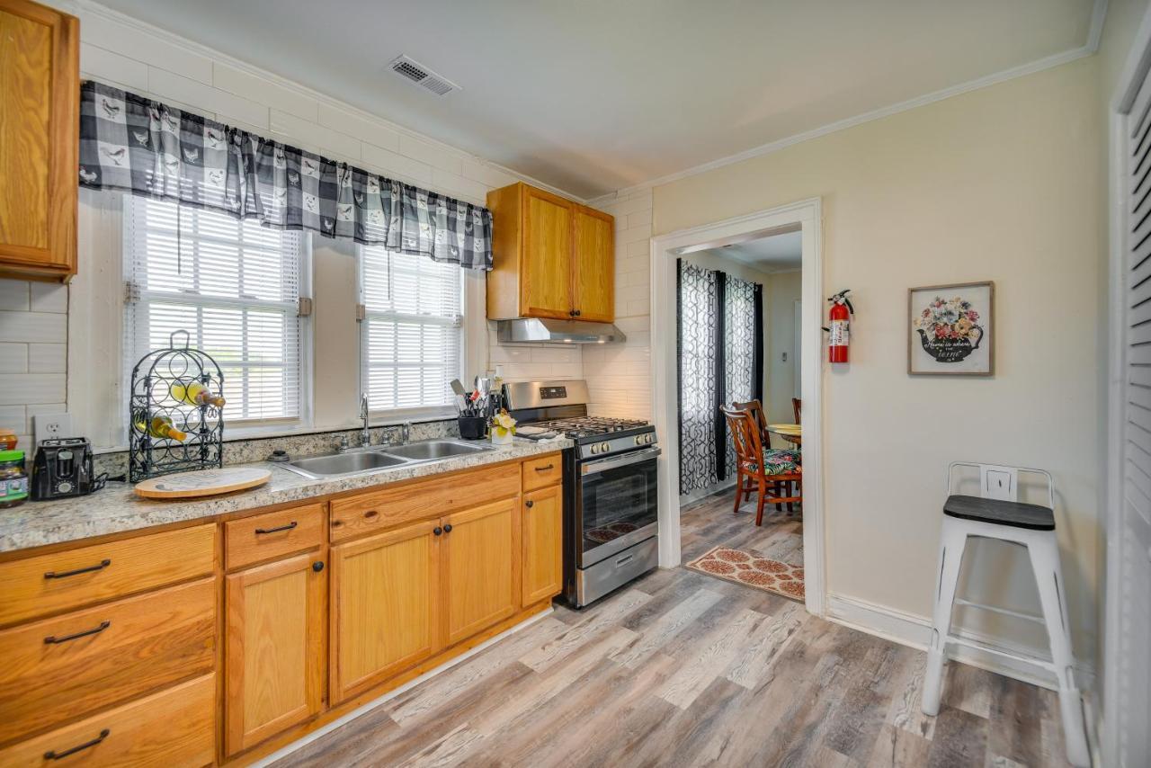 Charming Newport News Cottage Less Than 1 Mi To Ocean! Hampton Buitenkant foto